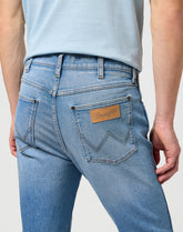 Wrangler Larston Męskie Spodnie Jeansowe Clever Blue W112352836